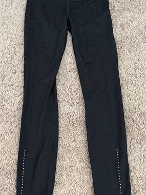 Black Lululemon Athletic Leggings with Side Pockets